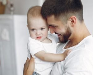 homem e filho seguro de vida